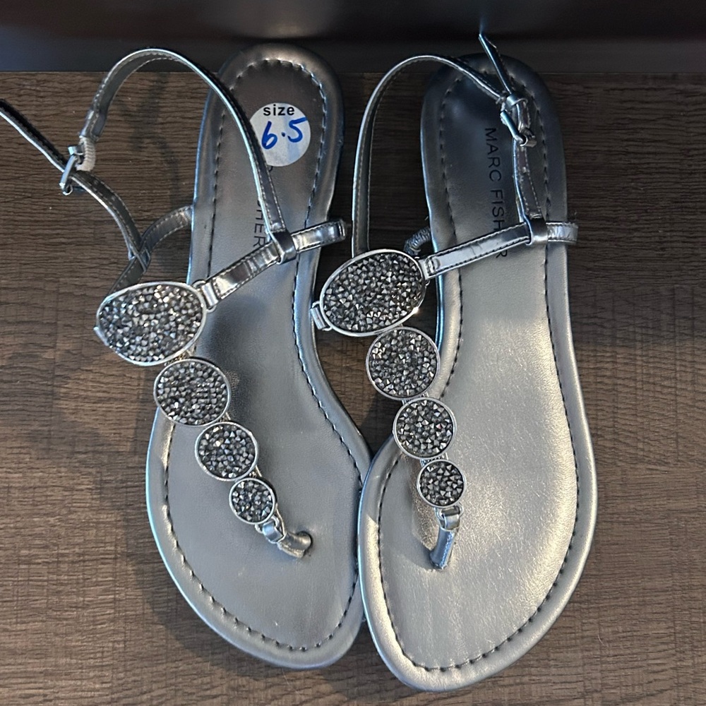 Marc Fisher Metallic Silver T-Strap Glitter Sandals